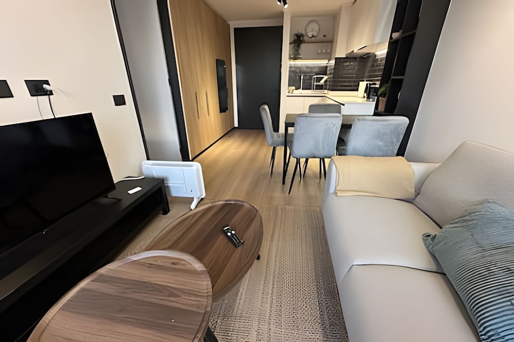 Oceana Suites San Eugenio