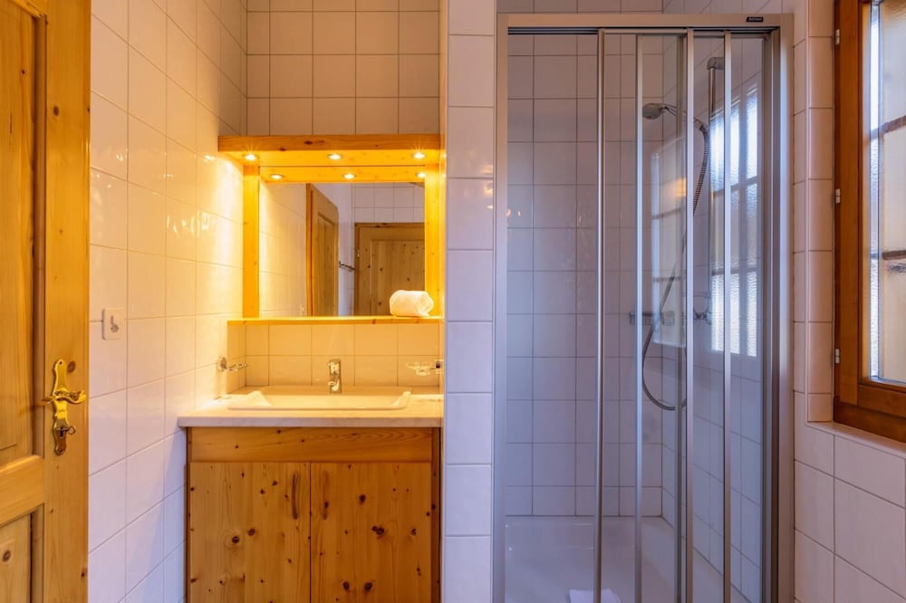 Chalet Coucou - Luxury 10 pax Chalet With Incredible Views Garage