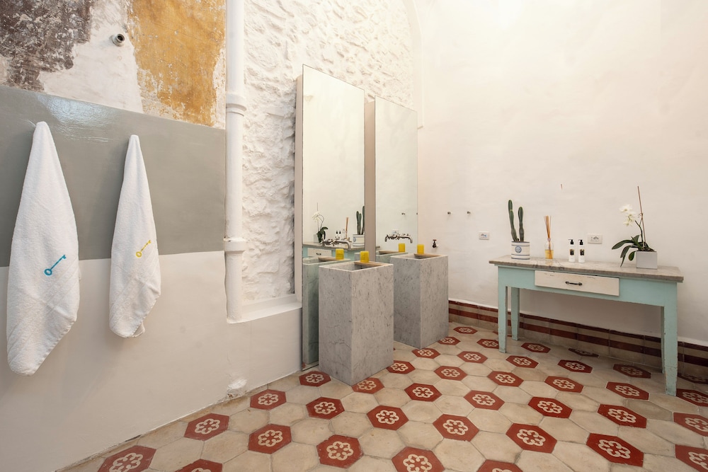 Capri Kronos Design Suites