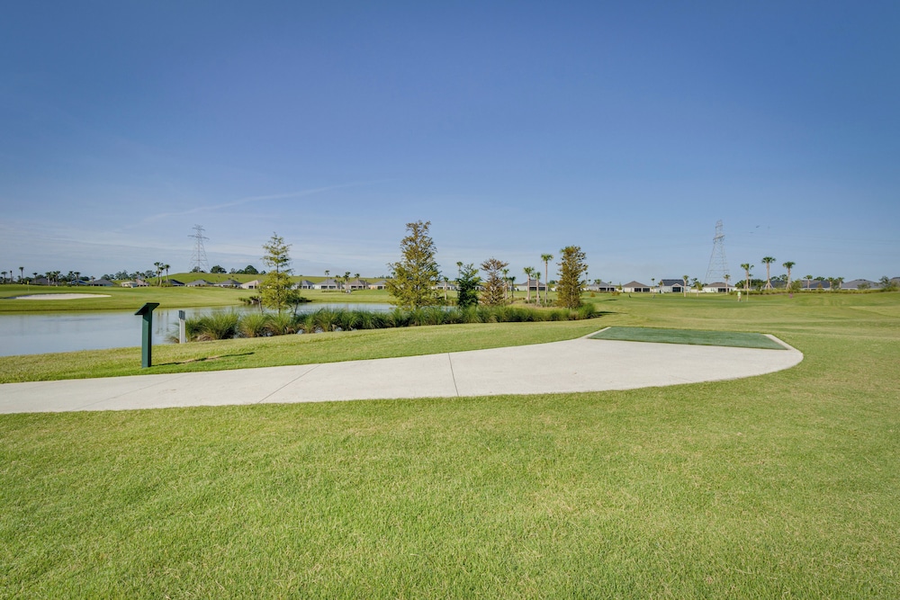 The Villages Golf Escape: Home w/ Pool Access!