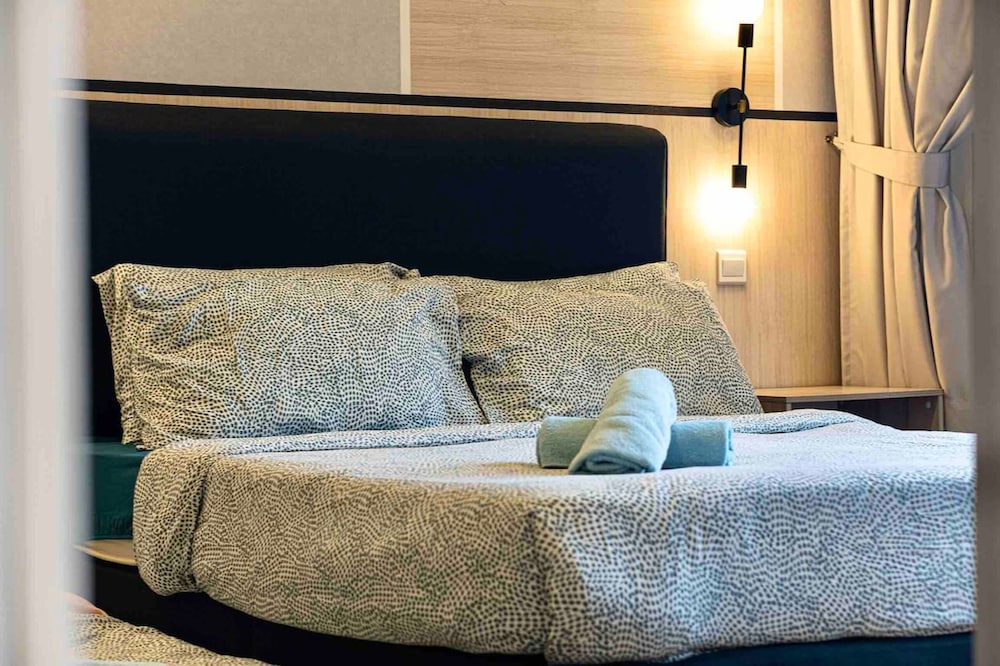 Astoria Ampang Condotel by Emily in Town