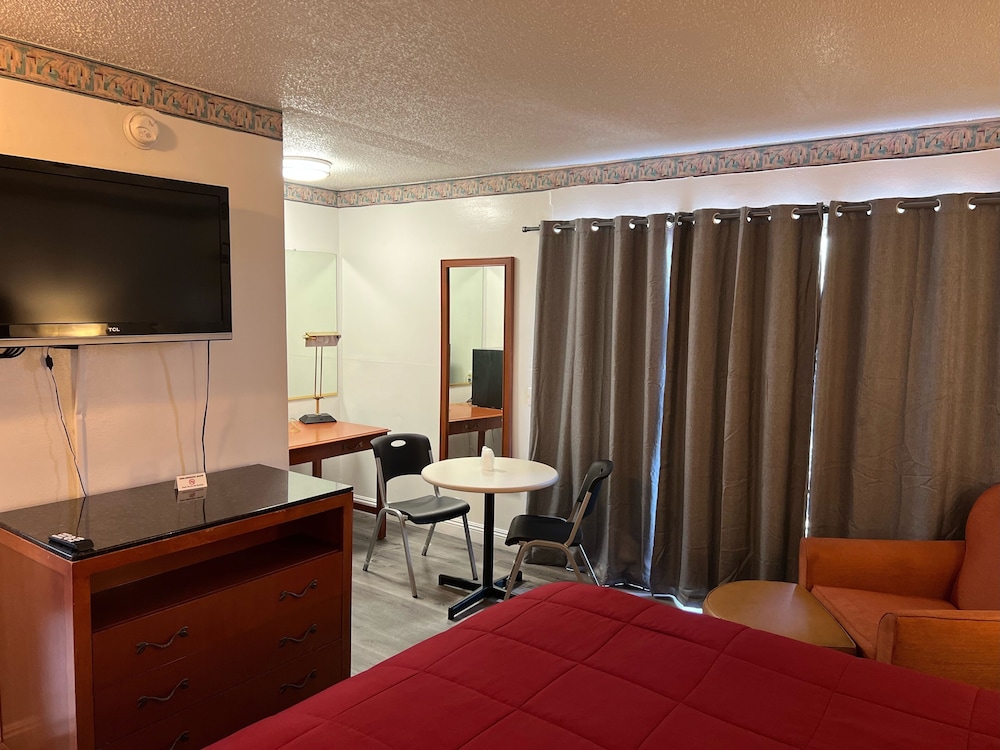 American Inn view 4