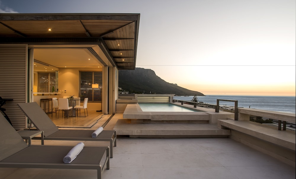 Blue Views Penthouse Beachfront Apartments