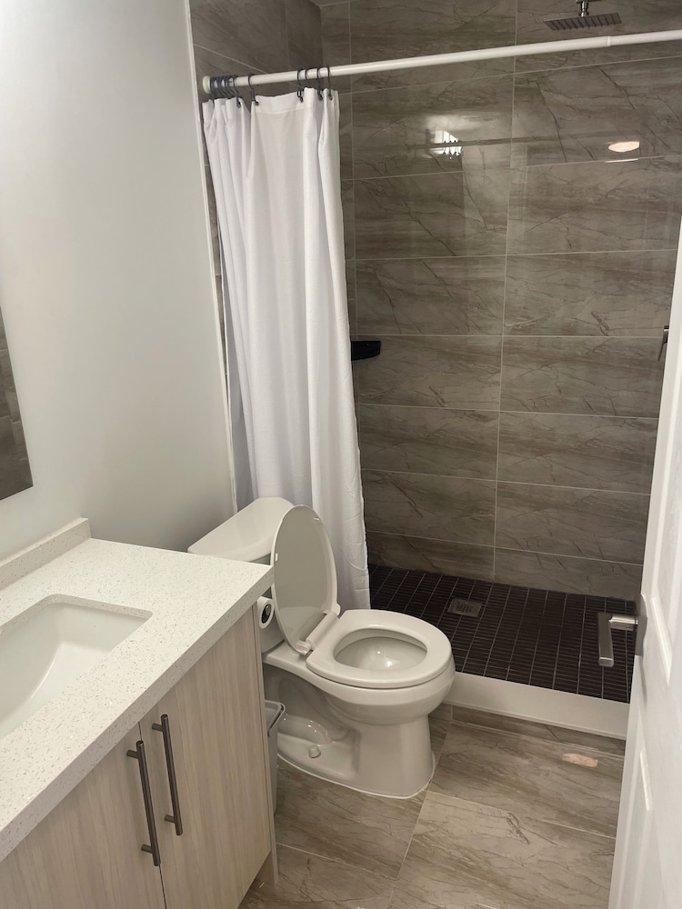 Bentley Commons Fallsview Towns