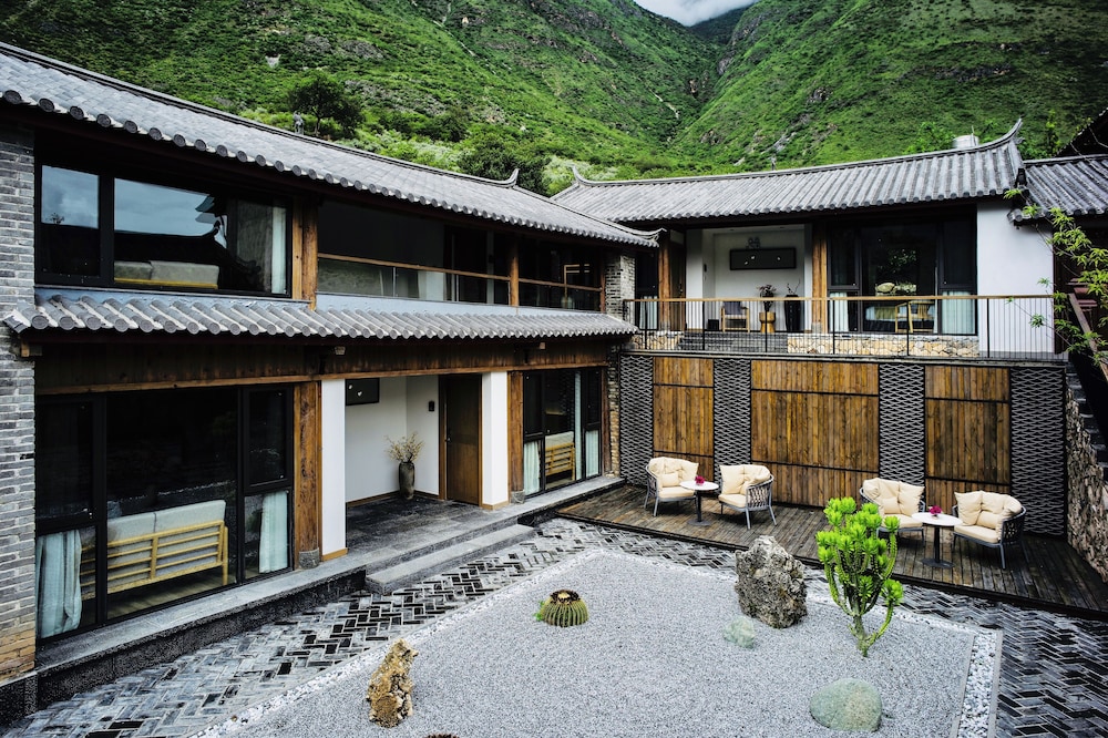 LUX Tea Horse Road Da Ju Village view 3