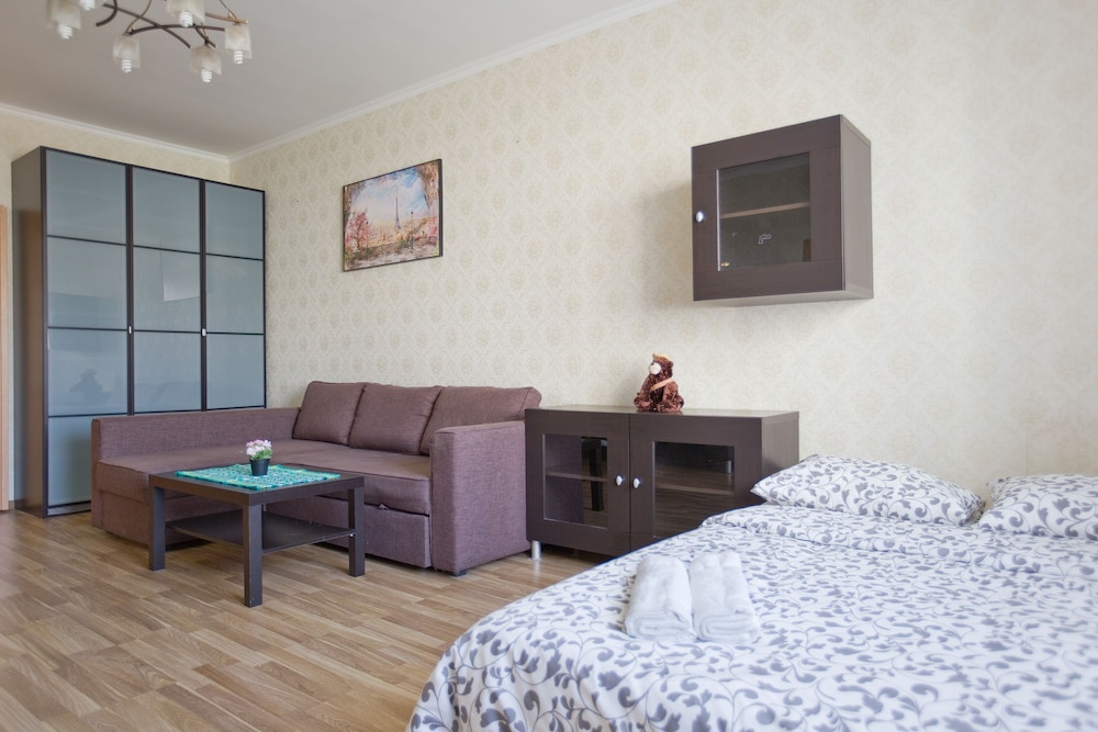 Hello Apartment on Kolomyazhskiy 26