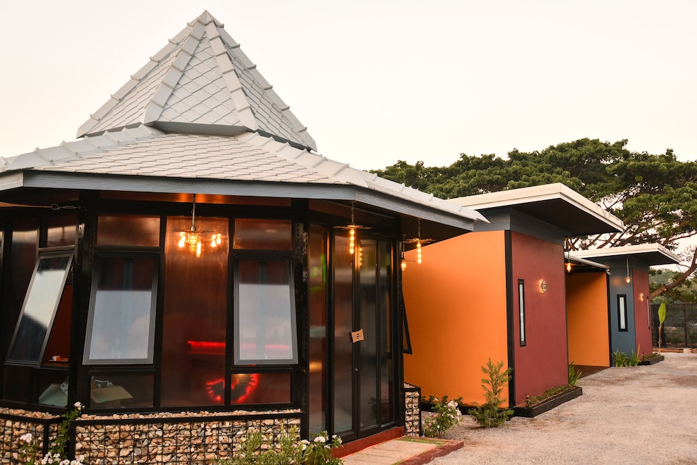 Hotel Bed Villa Resort Chaing Rai - Image 1