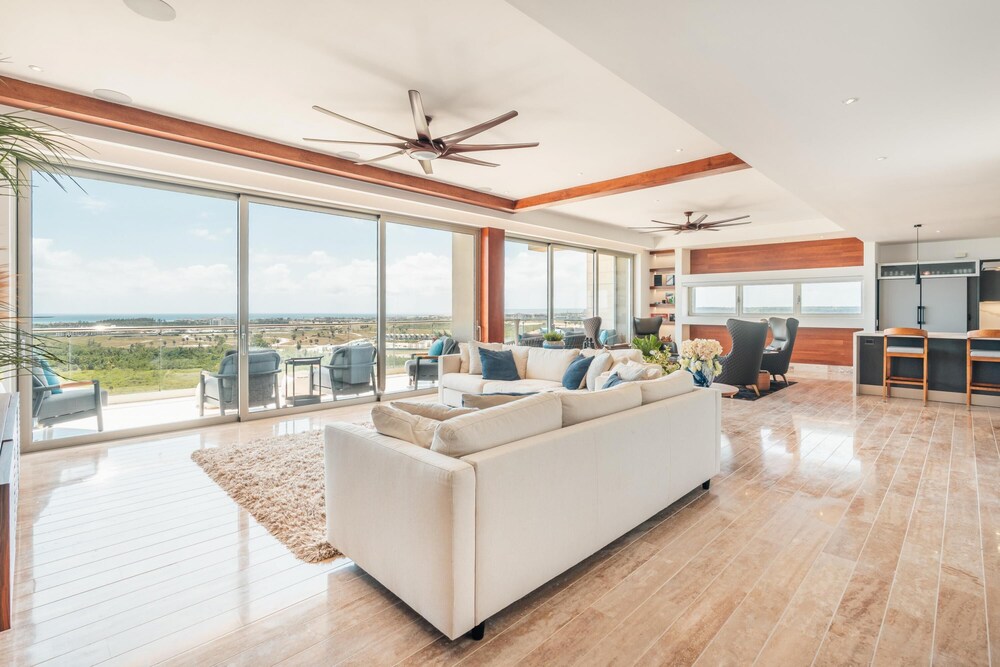 Amazing Penthouse in Exclusive Tower in Capcana
