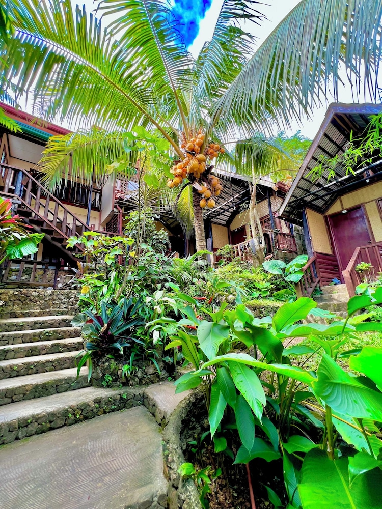Novie's Tourist Inn