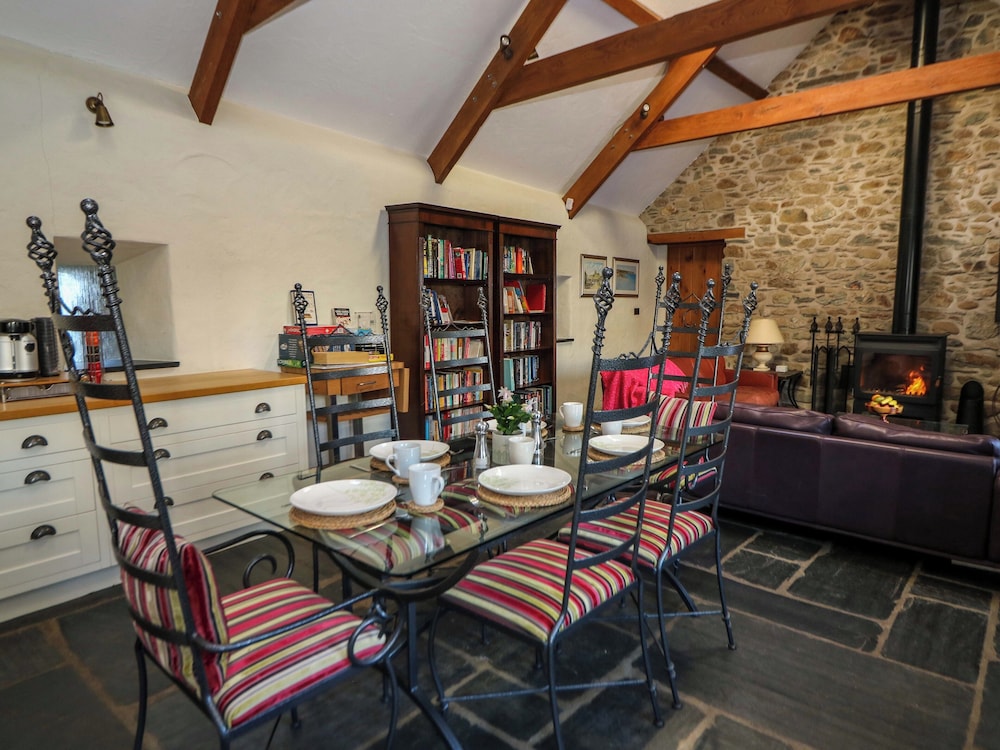 St Dogwells Barn
