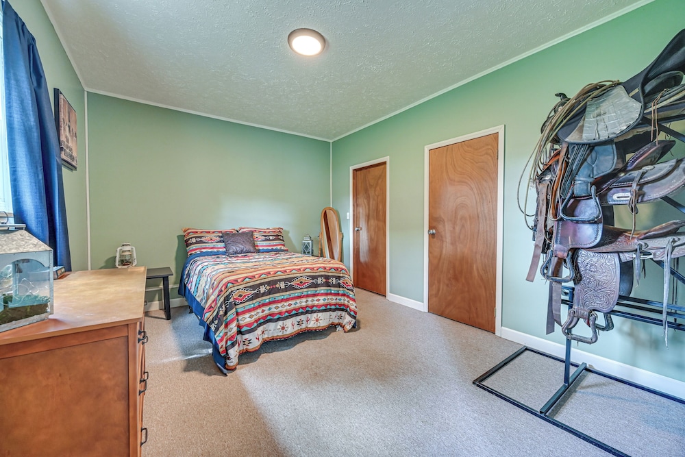4 Mi to Ohio River: Quiet Guest House w/ Yard!