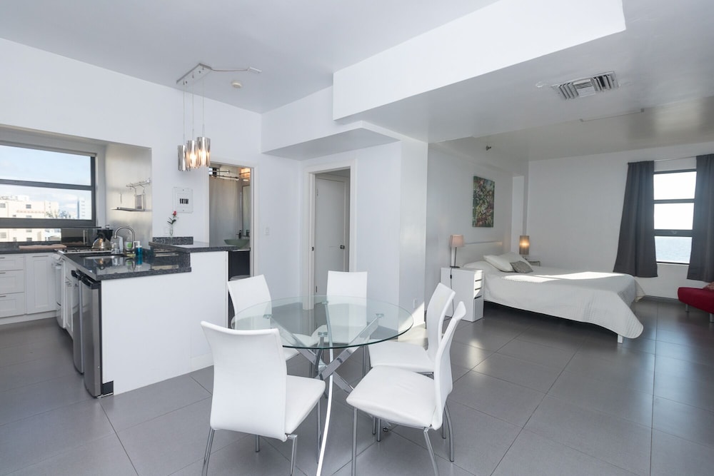 701 Ocean View Hollywood Beach view 3