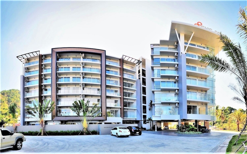 Chic Karon Beach by PHR