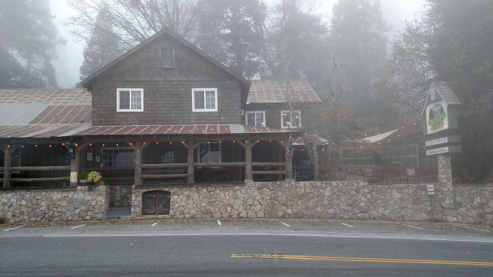 Antlers Inn