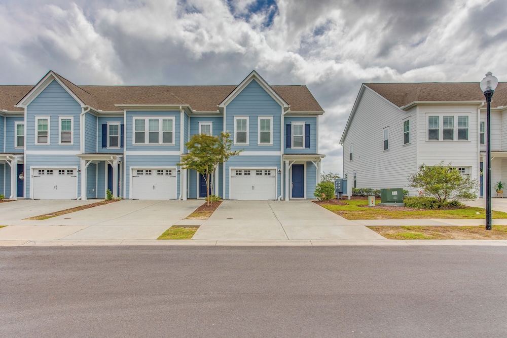 Barefoot Resort Golf Getaway: Pool + Beach Shuttle