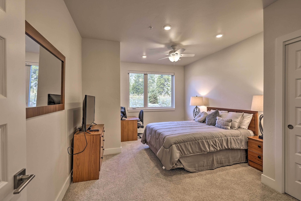 Balcony & Easy Mtn Access: Condo in Keystone! view 5