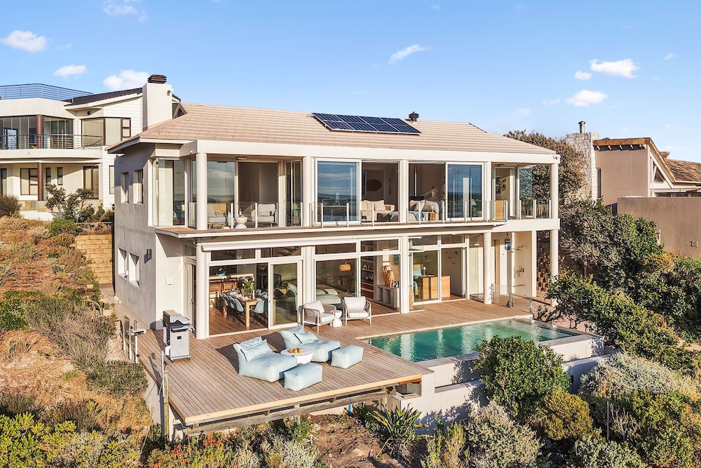 Mbizi Lagoon House