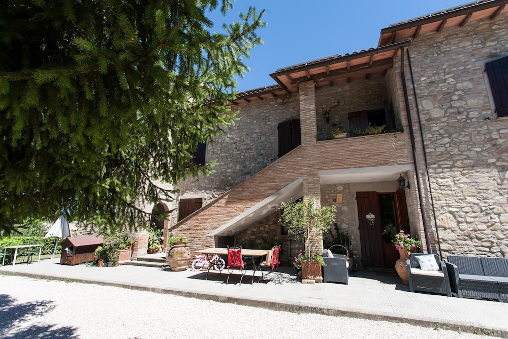 Podere Caldaruccio La Pineta photo 1