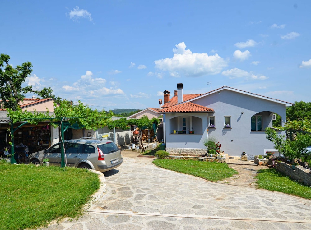 Radovani Peaceful and Serene Apartment With Terrace