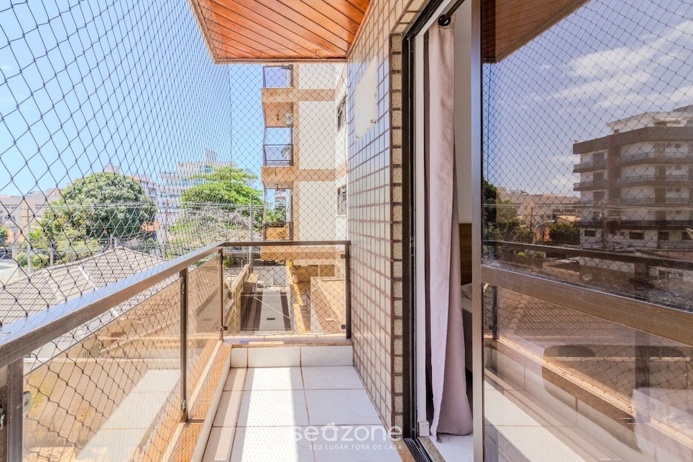 2B Apartment w/ Balcony Ads0103