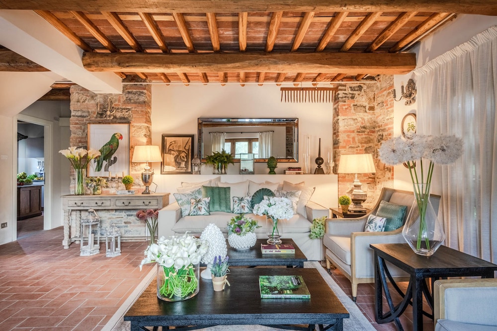 Valle del Sole Winery Farmhouse
