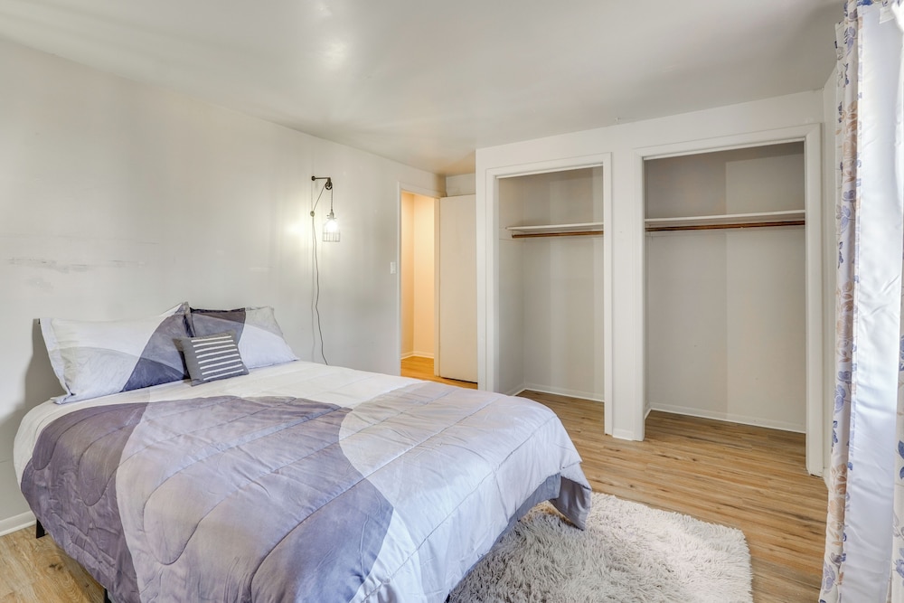 Chic Farmhouse, 3Mi to Lake-pet Friendly & Golfing