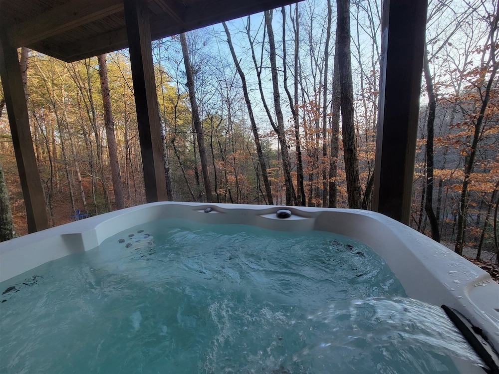 Whispering Creek Lodge - Blue Ridge view 2