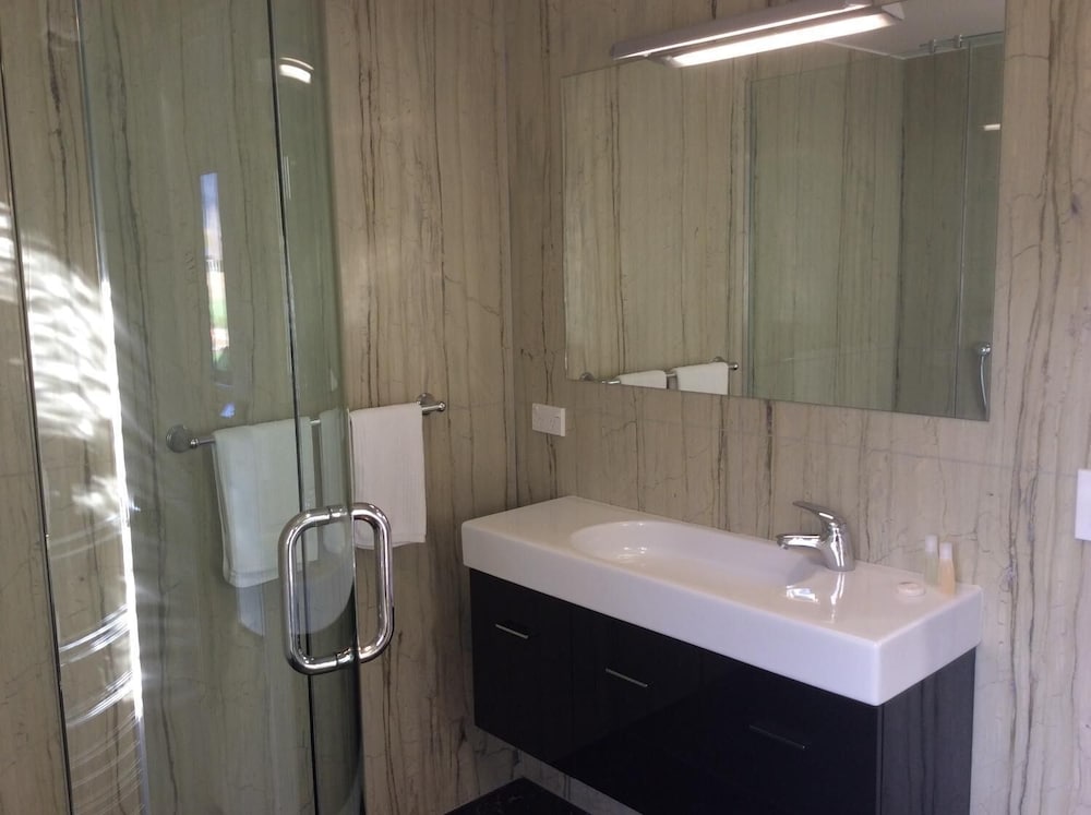 Golf Course Road Chalets — photo 44
