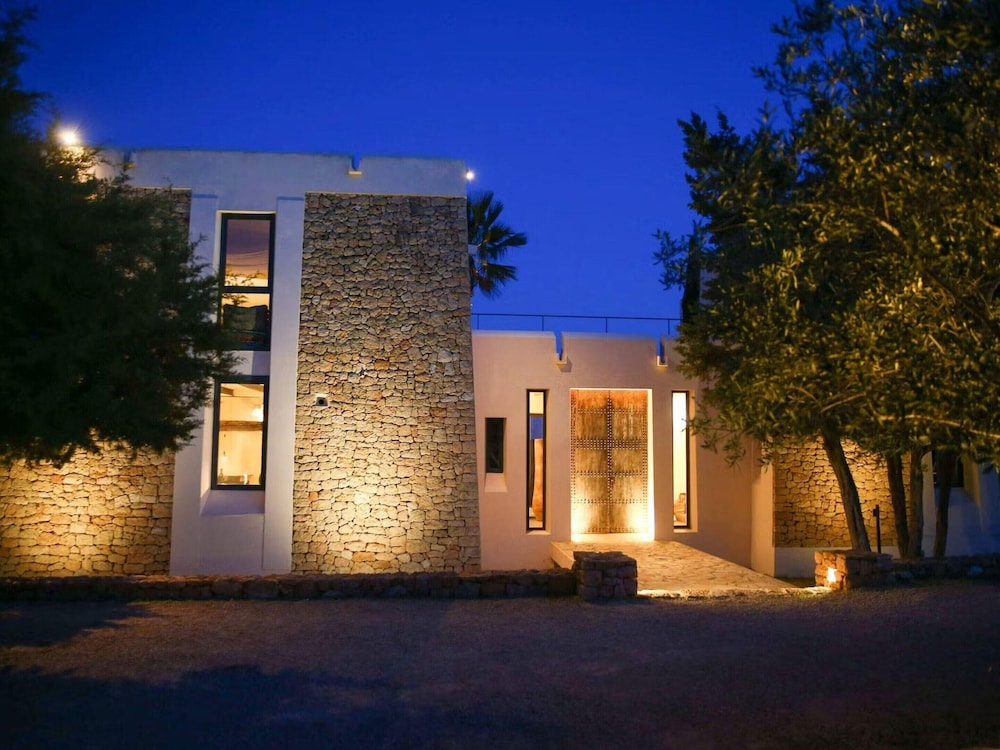 Majestic Villa With Private Pool