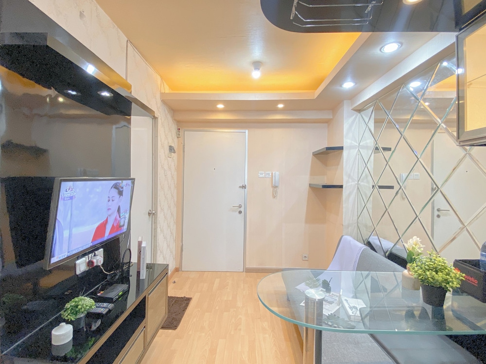 2Br Near Baywalk Mall Apartment At Green Bay Pluit