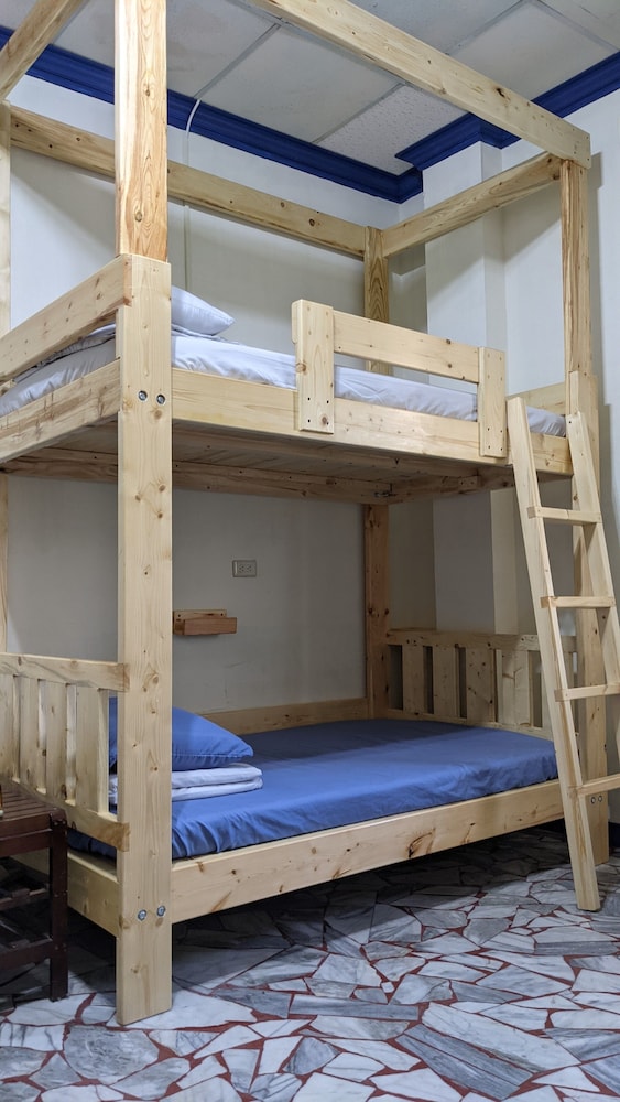 The Lodge for Cyclists - Hostel