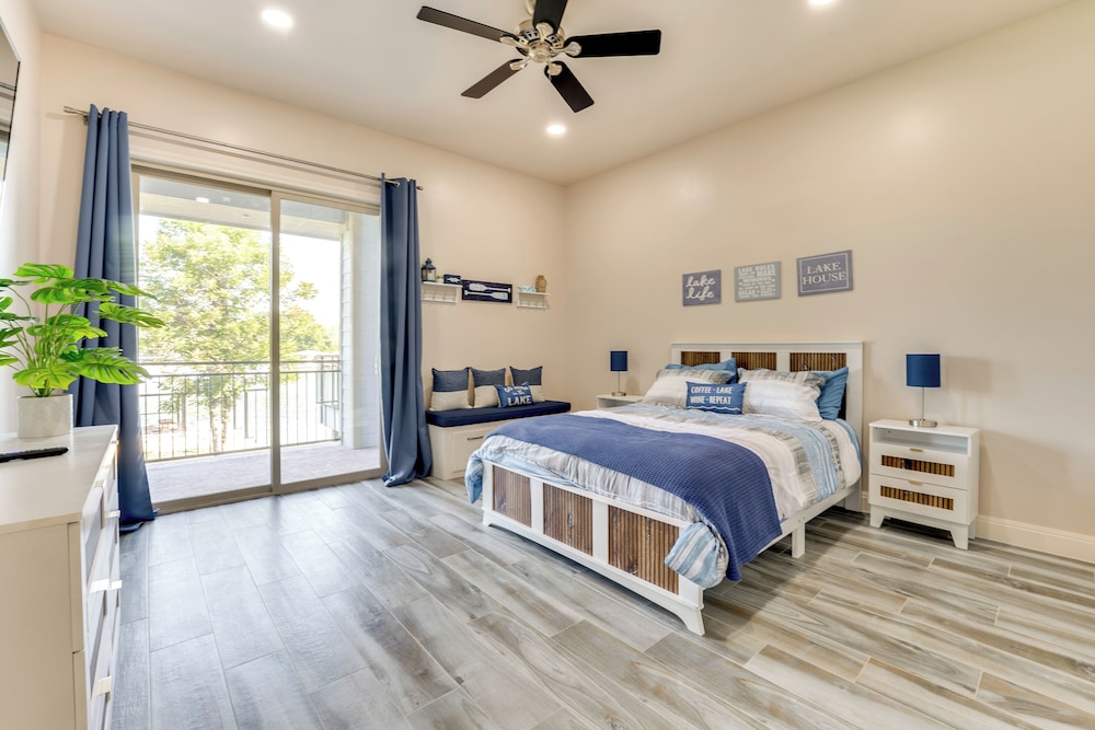 Luxe Waterfront Home w/ Boat Slip in New Braunfels