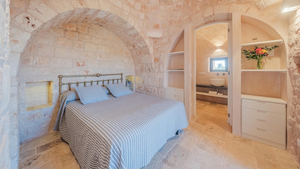 Borgo Dell Agrumeto 8 Emma Villas view 2
