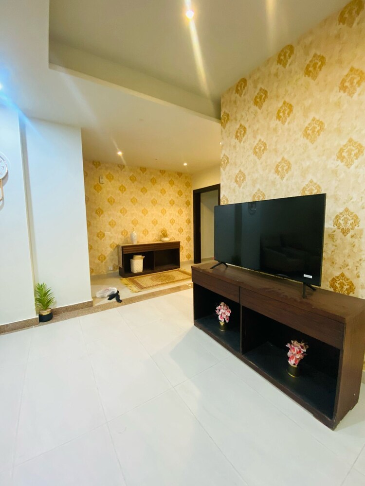 2Bedroom BahriaTown-Manzar Holiday Homes
