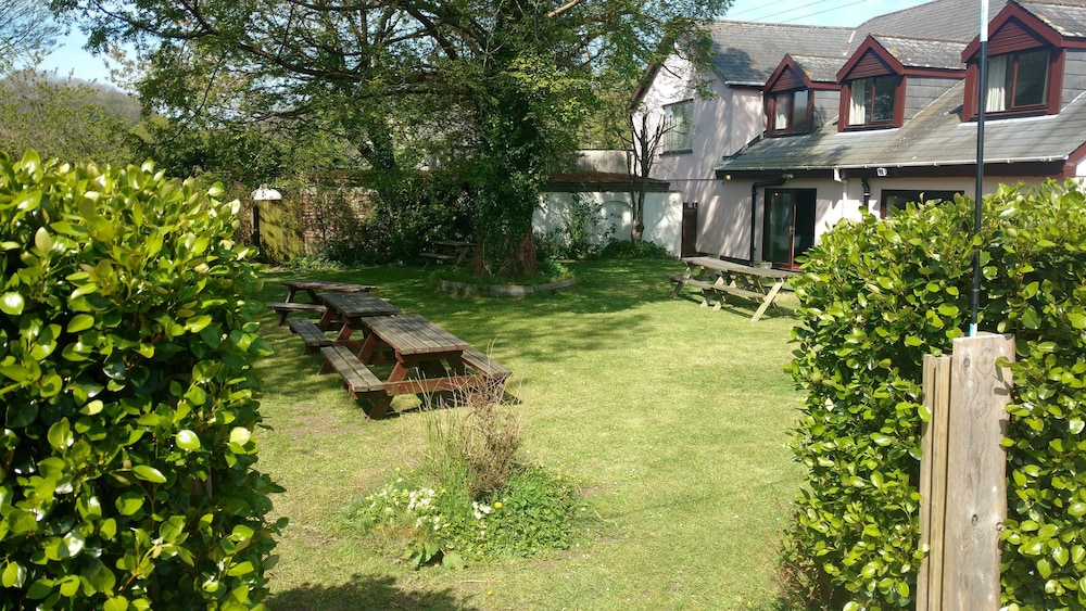 Trewern Arms Hotel
