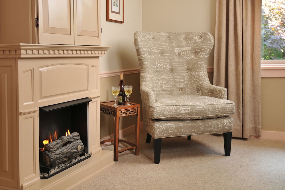 1795 Acorn Inn B&B