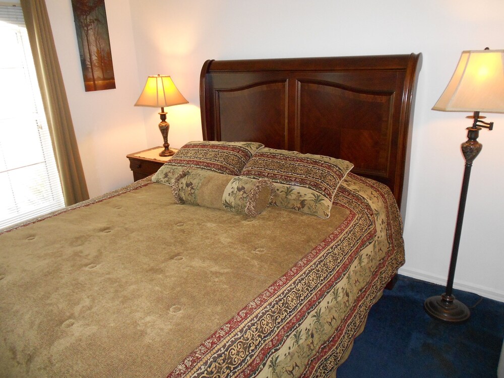 Sunset Hideaway Villa Louise 3 Bedroom Home by RedAwning view 3