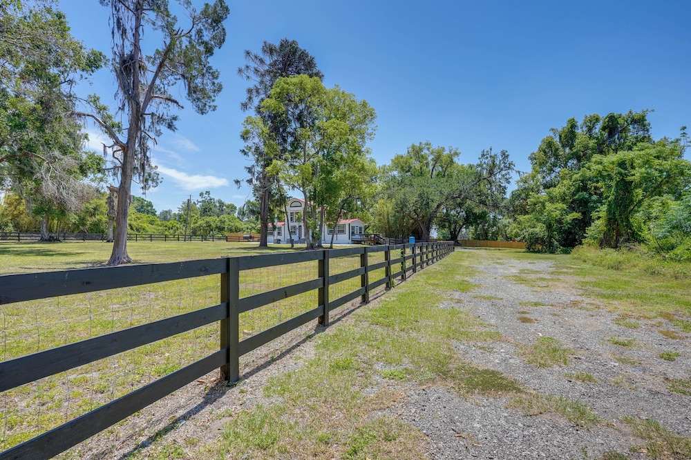 Pool Table, Fire Pit: Spacious Home in Dover!