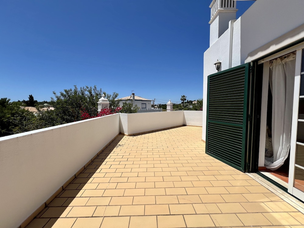 Alvor Traditional Villa by Homing