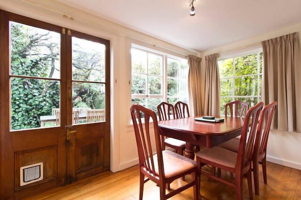 Christchurch City & Country Cottages - Clarence Cottage