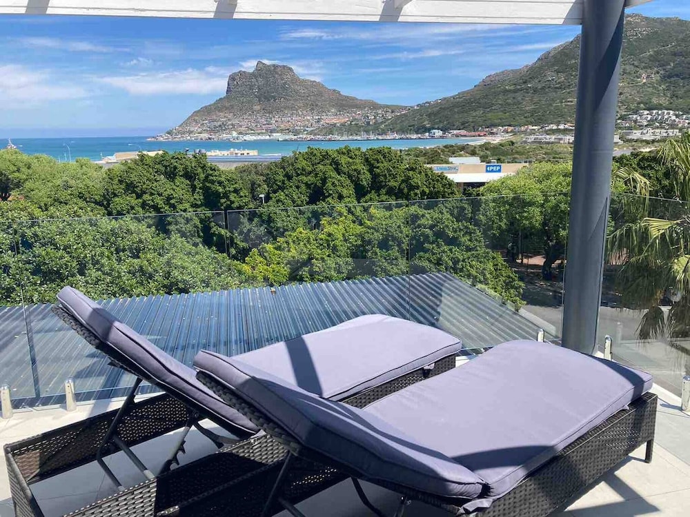 Oceanfront Apartment in Cape Town With Stunning Views