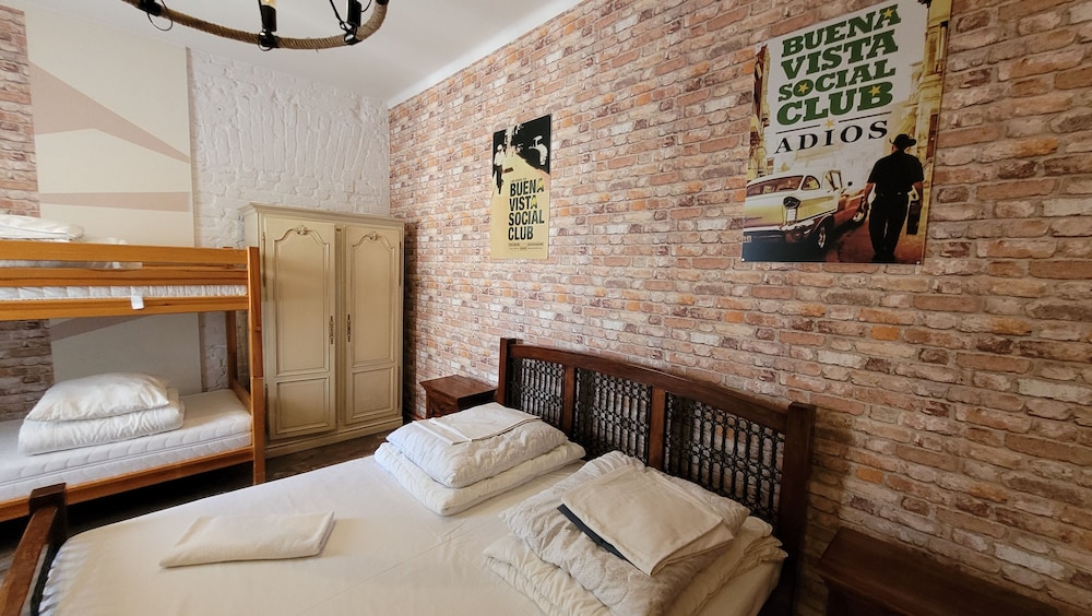 Hostel Chmielna 5 Rooms & Apartments