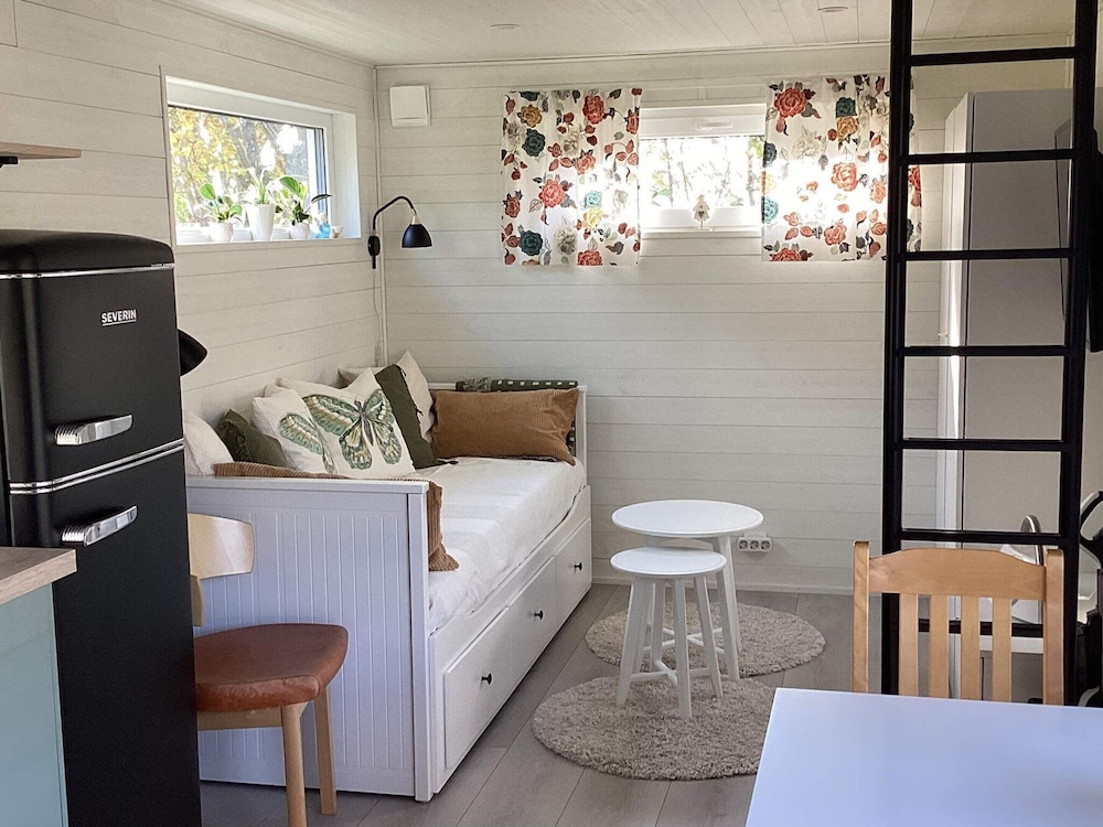 4 Person Holiday Home