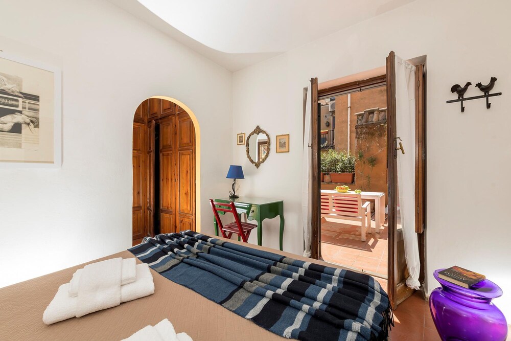 Chiara in Pantheon Apartment With Terrace