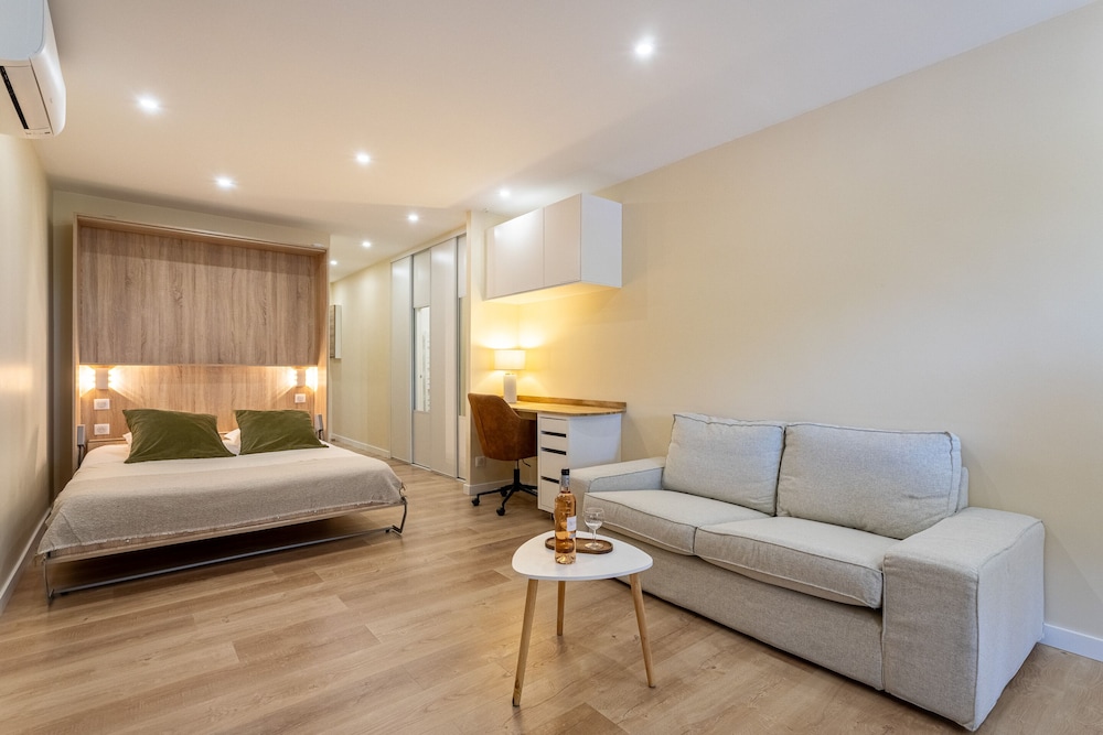 hotel room