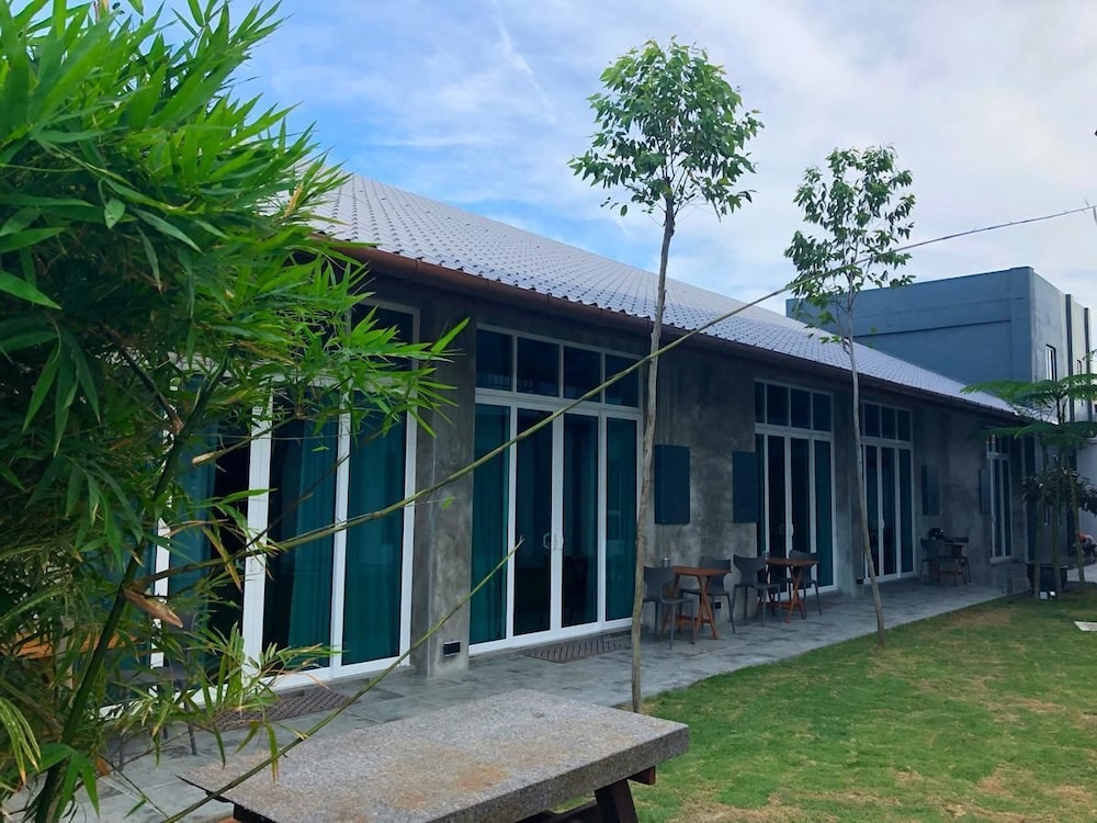 Hotel Arch Studio Cenang - Image 1