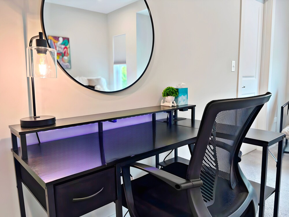4BR Townhouse with Parking - WV rep 3