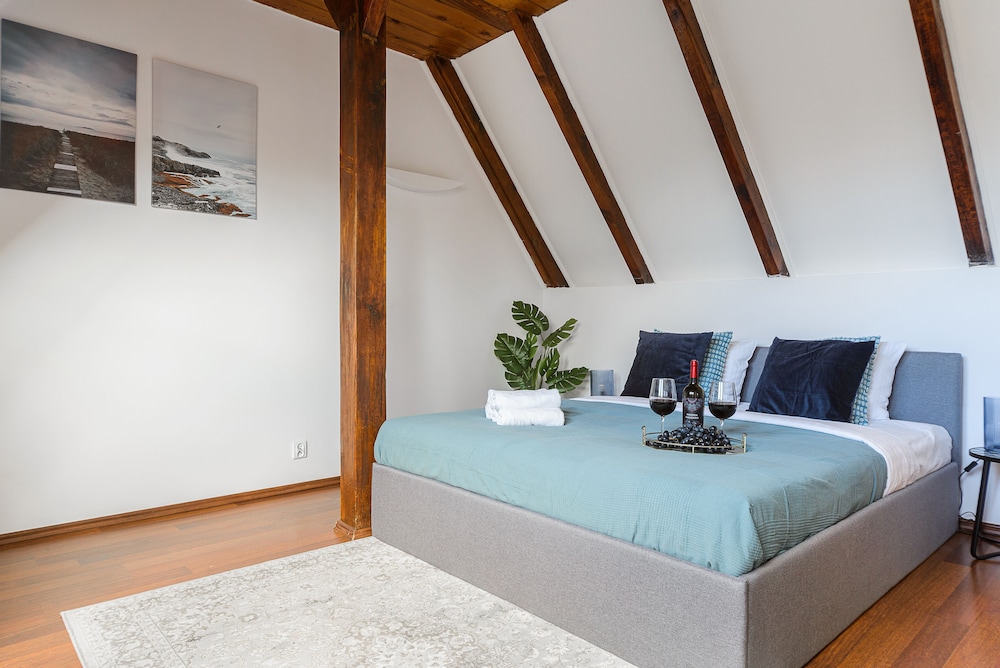 Stylish apartment near Park Fontan view 3