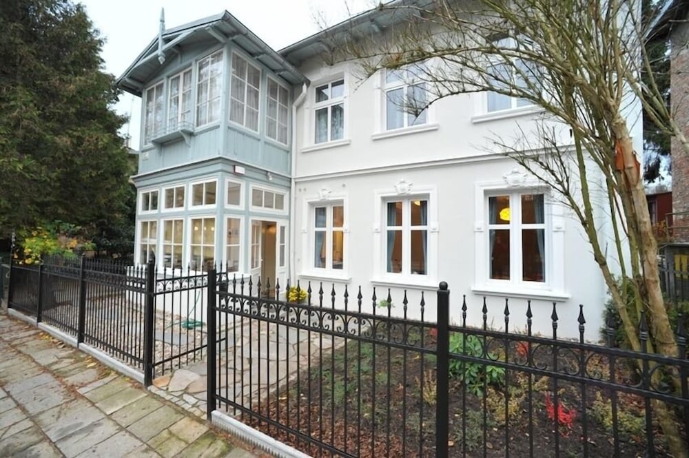 Sanhaus Apartments
