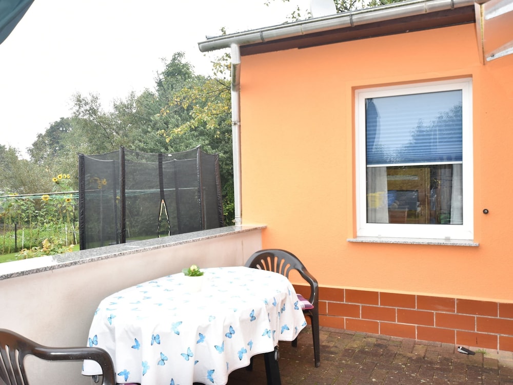 Quaint Bungalow in Reddelich near Baltic Sea Coast view 5